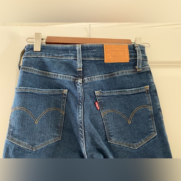 Levi’s High Rise Skinny Jeans - Picture 4 of 7